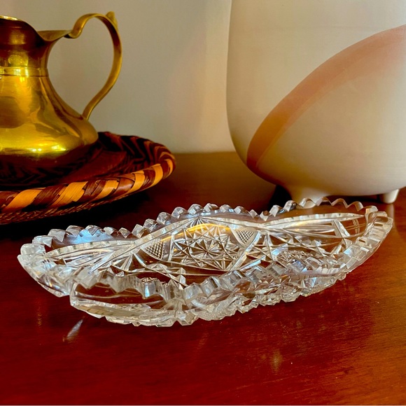 Crystal pinwheel candy dish - Picture 1 of 7